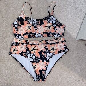 CUPSHE FLORAL SWIMSUIT